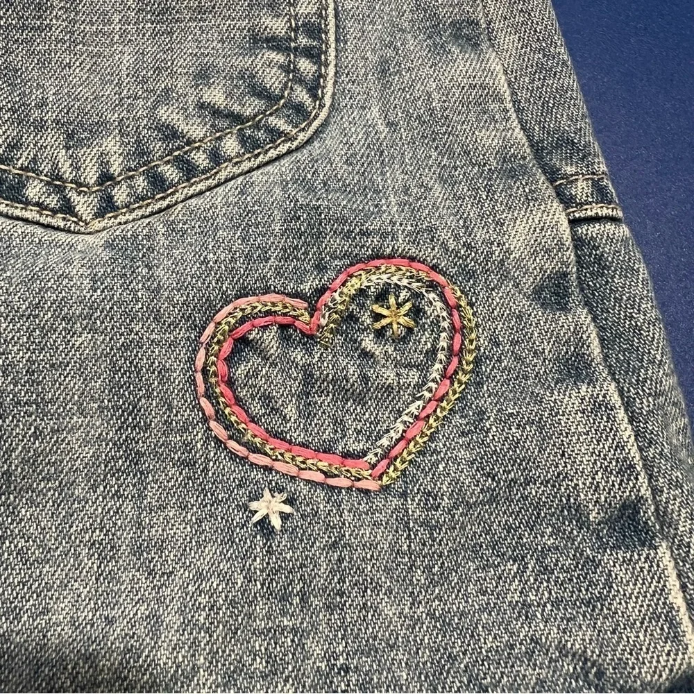 Oshkosh B'gosh Girls Denim Heart Floral Embroidered Skirt Size 4